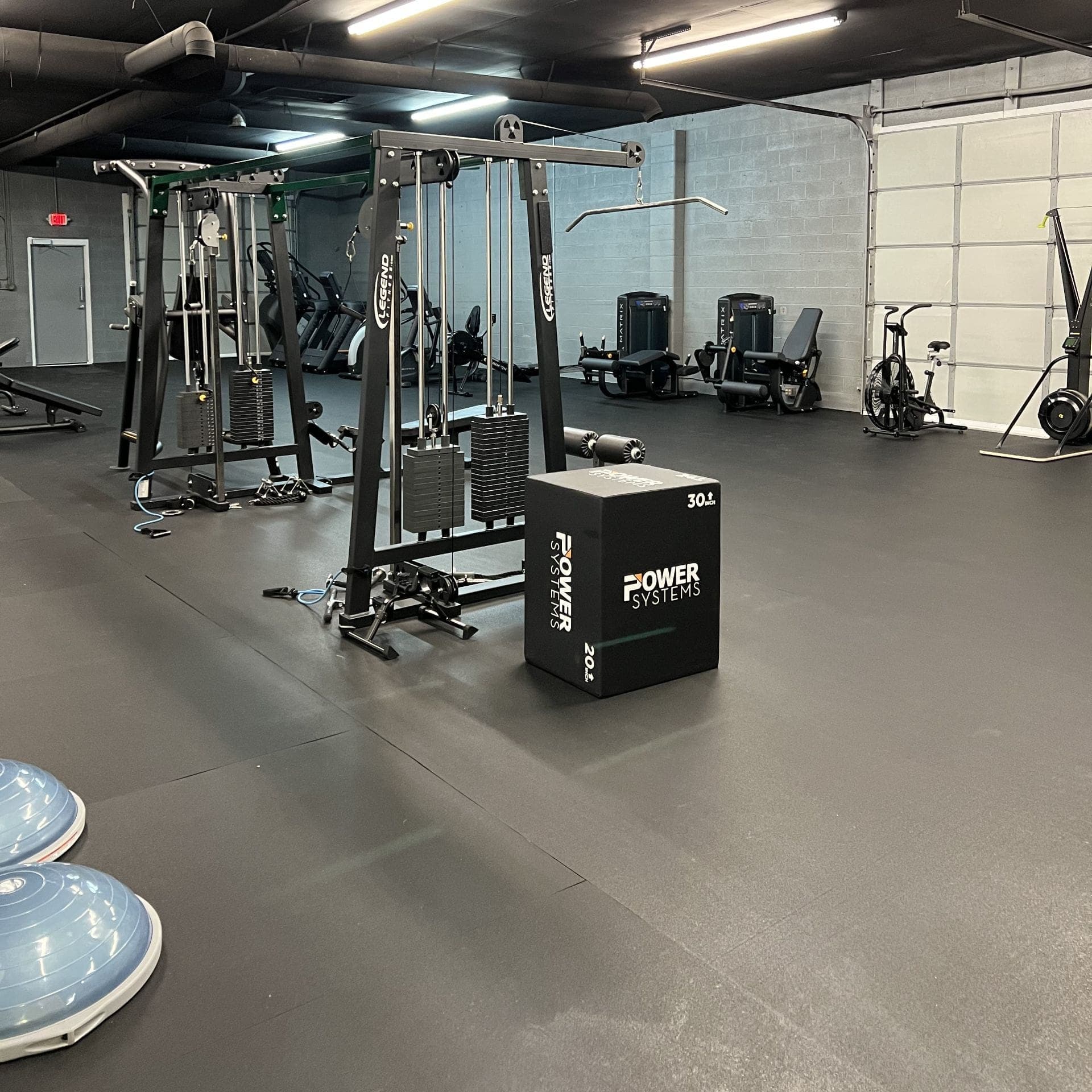 Training floor at Technique Fitness